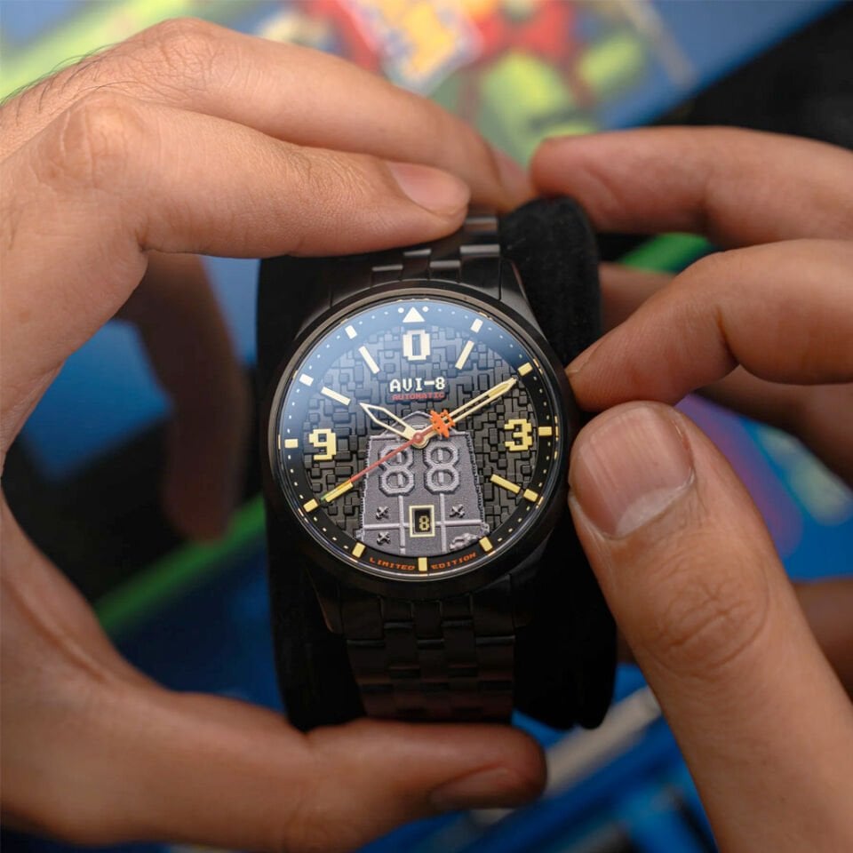 AVI-8 FLYBOY CAPCOM 1942 PIXEL AV-4121-33 Limited Edition Otomatik Erkek Kol Saati